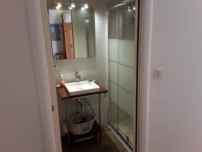 Location de vacances pour 2 personnes, avec piscine ainsi que jardin et vue, animaux acceptés à Santa-Maria-di-Lota - 4