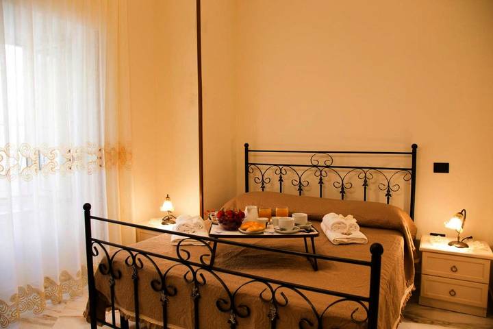 Chambre d’hôte pour 2 personnes, avec terrasse et vue, adapté aux familles à Castellammare di Stabia - 3