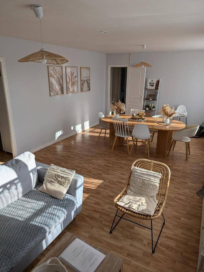 Appartement entier, Gîte Le 101ème dans le centre de Ste Mère Église in Sainte-Mère-Église, Région de Cherbourg