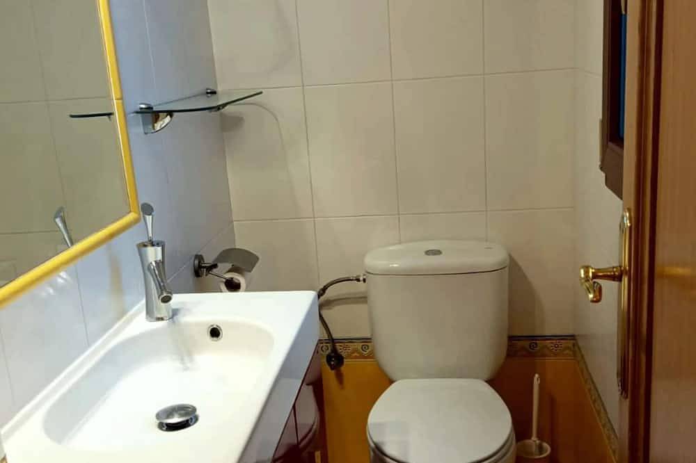 Cozy 3-story house 2 minutes from the Cathedral! Ideal for families and groups in Burgos, Burgos Provinz