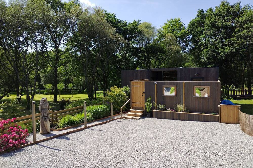 Lodge Cosy Sauna & Jacuzzi in Saint-Coulitz, Châteaulin region