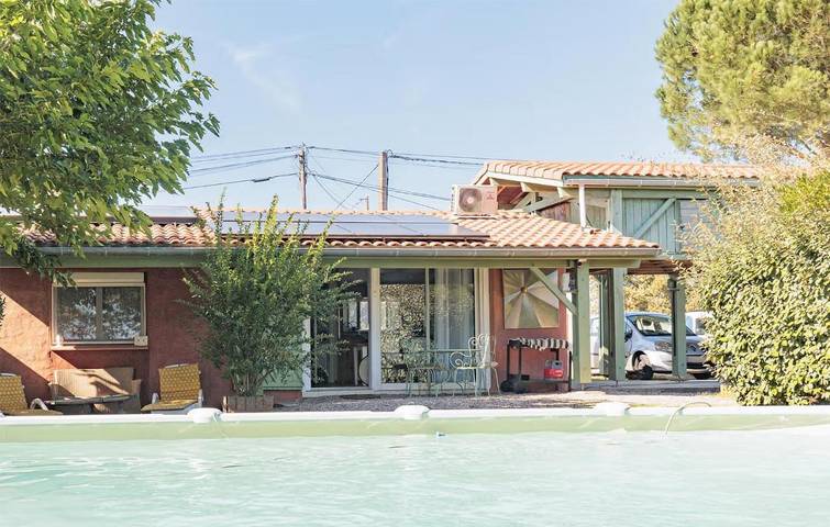 Maison de vacances pour 3 personnes, avec piscine ainsi que jardin et terrasse