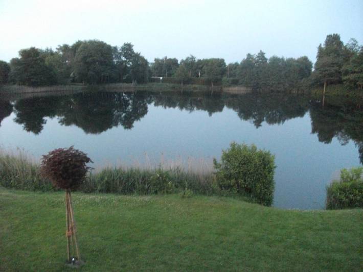 Haus am Kiessee mit direkter Angelseelage in Nenndorf, Landkreis Wittmund