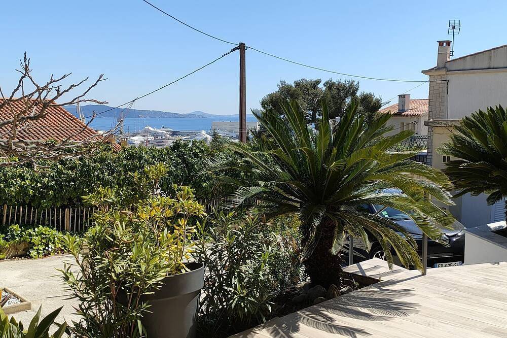 Entire apartment, T2 - Villa Martine in La Ciotat, Marseille region