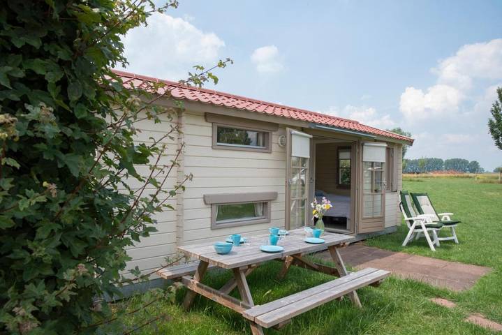 Vakantiewoning voor 2 personen, with Terras and Tuin as well as Uitzicht in Drimmelen