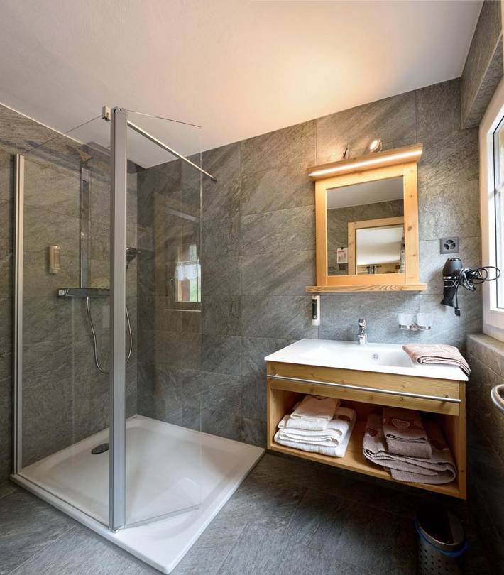 Hôtel pour 5 personnes, avec terrasse ainsi que vue et sauna, animaux acceptés dans Les Haudères - 3