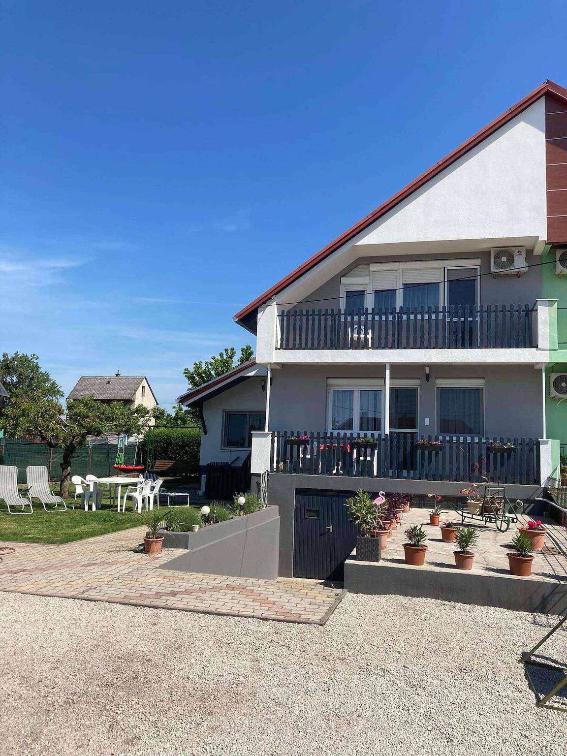 Appartement de vacances entier, Appartement de vacances avec grand jardin in Gyenesdiás, Parc national des Hautes-Terres de Balaton