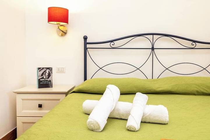 Apartamento entero, Apartment \"semi-detached Villa\" for 5/6 person on the ground floor with separate entrances and with square meters 150 private Garden with Barbecue and Sunbeds in Vieste, Gargano