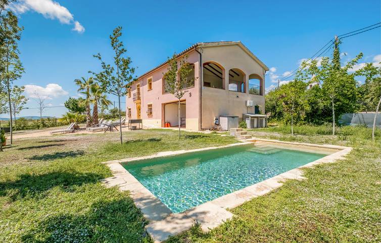 Casa de vacaciones para 10 personas, con terraza además de jardín y piscina, Se admiten mascotas en Alt Penedès - 3