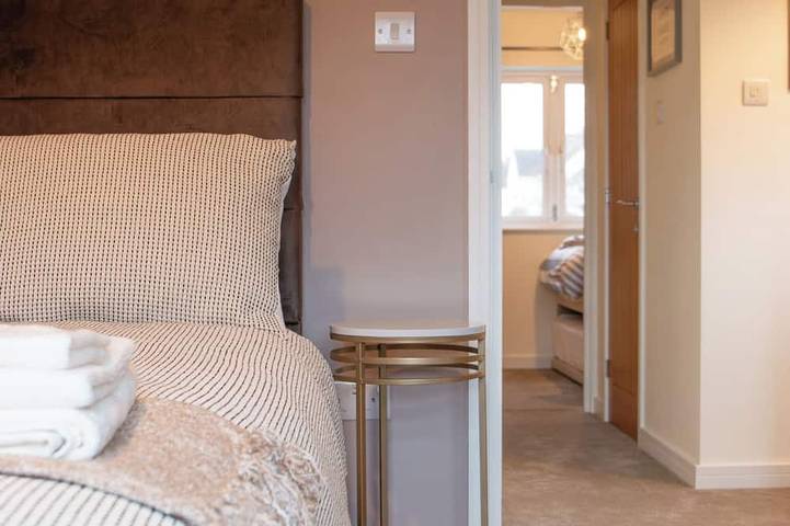 2 bedroom, 10 minute walk to city centre. Parking and outside space. in Wells, Somerset