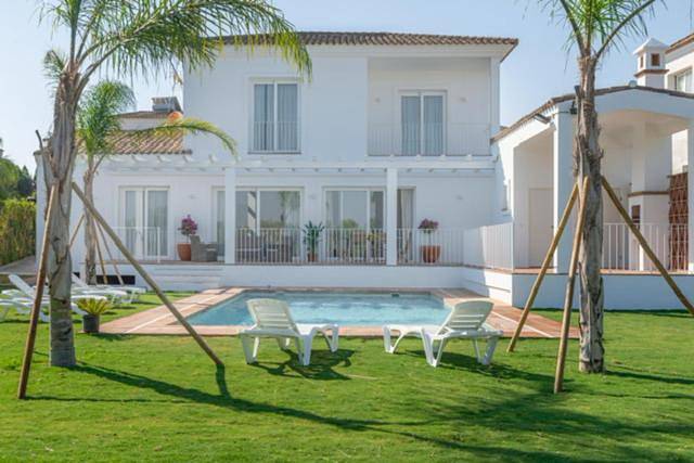 Casa rural para 6 personas, con piscina además de jardín y vistas, Se admiten mascotas en Benalup-Casas Viejas - 2
