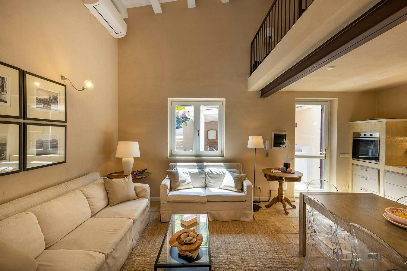 Villa avec piscine à débordement au milieu des vergers d'agrumes à Noto in Noto, Région de Noto