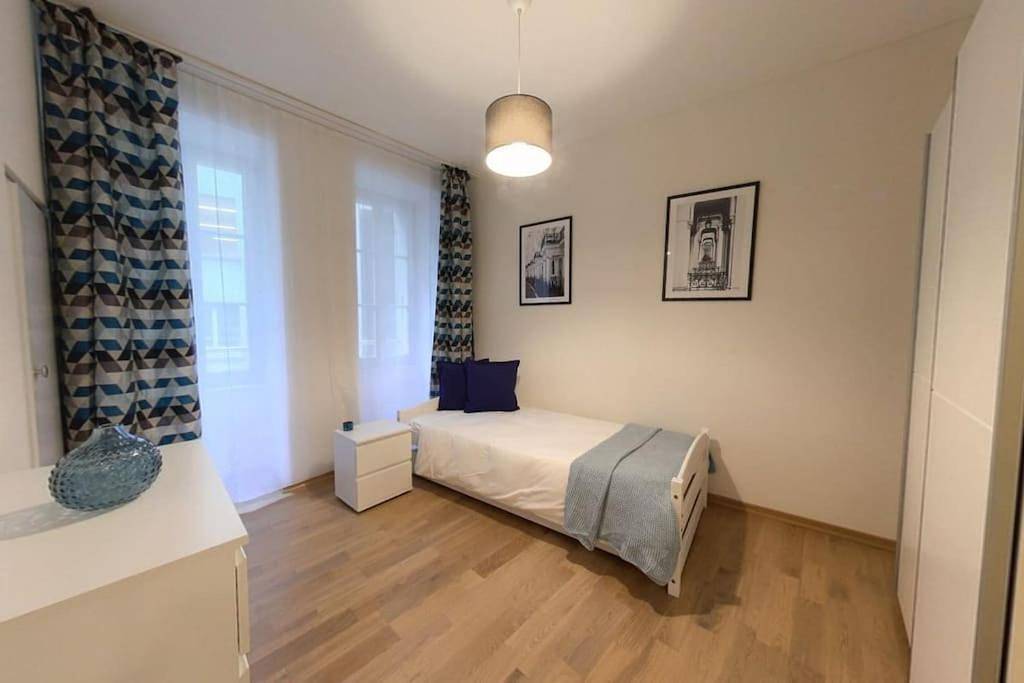 Ganze Wohnung, Two-Bedroom Apartment in Lausanne, Genfer See