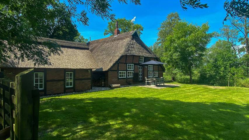 Ferienhaus für 6 Personen, mit Terrasse und Garten sowie Sauna