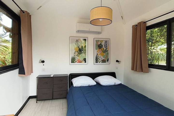 Villa-Übergroß-Ensuite mit Dusche-Gartenblick in Le Porge, Regionaler Naturpark Médoc