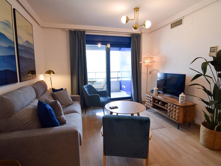 Apartamento vacacional entero, Fabuloso apartamento de 2 habitaciones en primera línea de playa in Playa de la Misericordia, Málaga