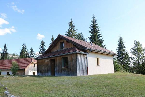Location de vacances pour 8 personnes, avec jardin ainsi que sauna et vue, animaux acceptés à Chapelle-des-Bois - 4