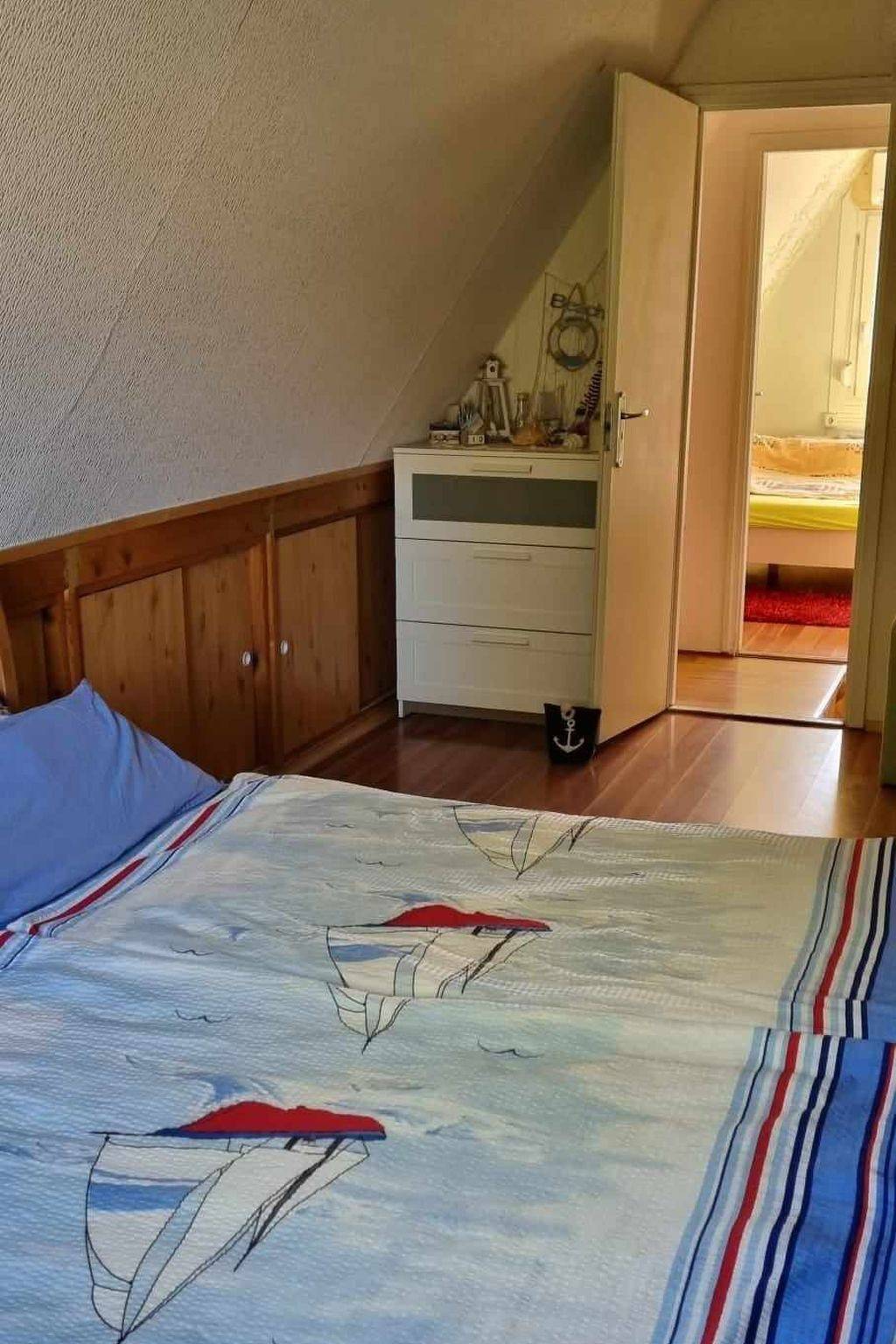 Gitta Hasz in Balatonkeresztur, Plattensee Südufer