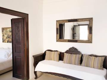 Vacation Rental for 6 Guests in Megalochori, Santorini, Picture 4