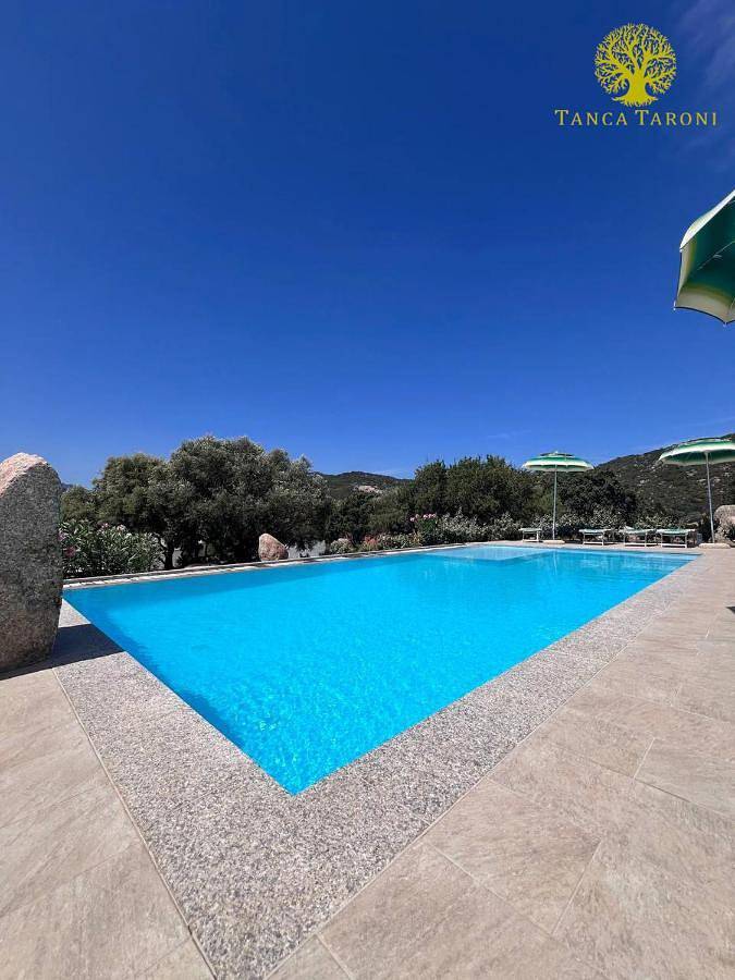 Privatzimmer für 5 Personen, mit Pool und Ausblick sowie Garten