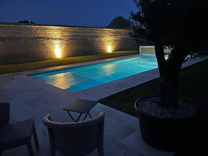 Chambre d’hôte pour 2 personnes, avec Terrasse et Jacuzzi ainsi que Jardin et Piscine