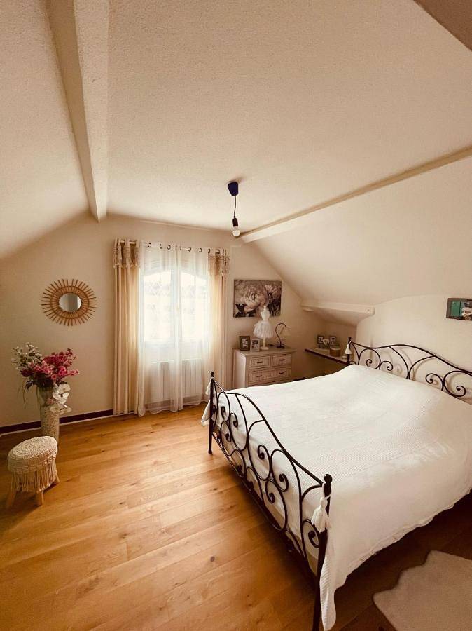 Chambre d’hôte pour 2 personnes, avec vue ainsi que jardin et piscine dans Allier - 2