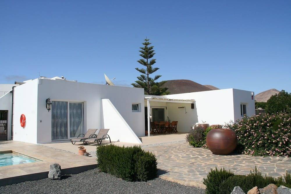 Villa Essence: una villa rural única en Conil, Lanzarote in Conil, Tías