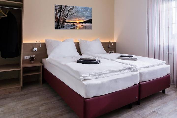 Bauers Gästehaus & Bühne - Einzelzimmer mit Flatscreen-Tv in Obersiebenbrunn, Gänserndorf
