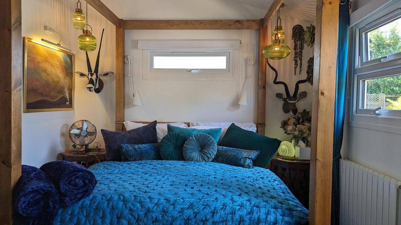 One-Bedroom House in Richmond upon Thames, London