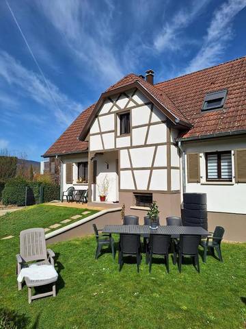 Location de vacances pour 8 personnes, avec jardin et vue à Wintzenheim