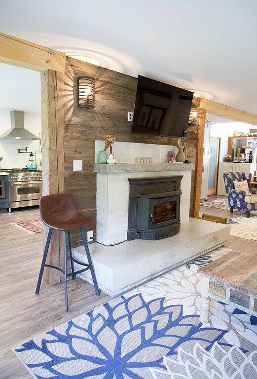 Custom Farmhouse Style Bungalow Near Jay Peak in Jay Peak