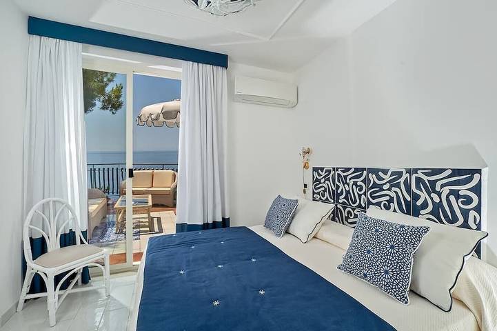 Stella Di Mare, with pool and sea views in Spiaggia Fornillo, Positano