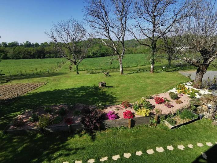 Maison de campagne pour 3 personnes, avec vue et jardin à Troche