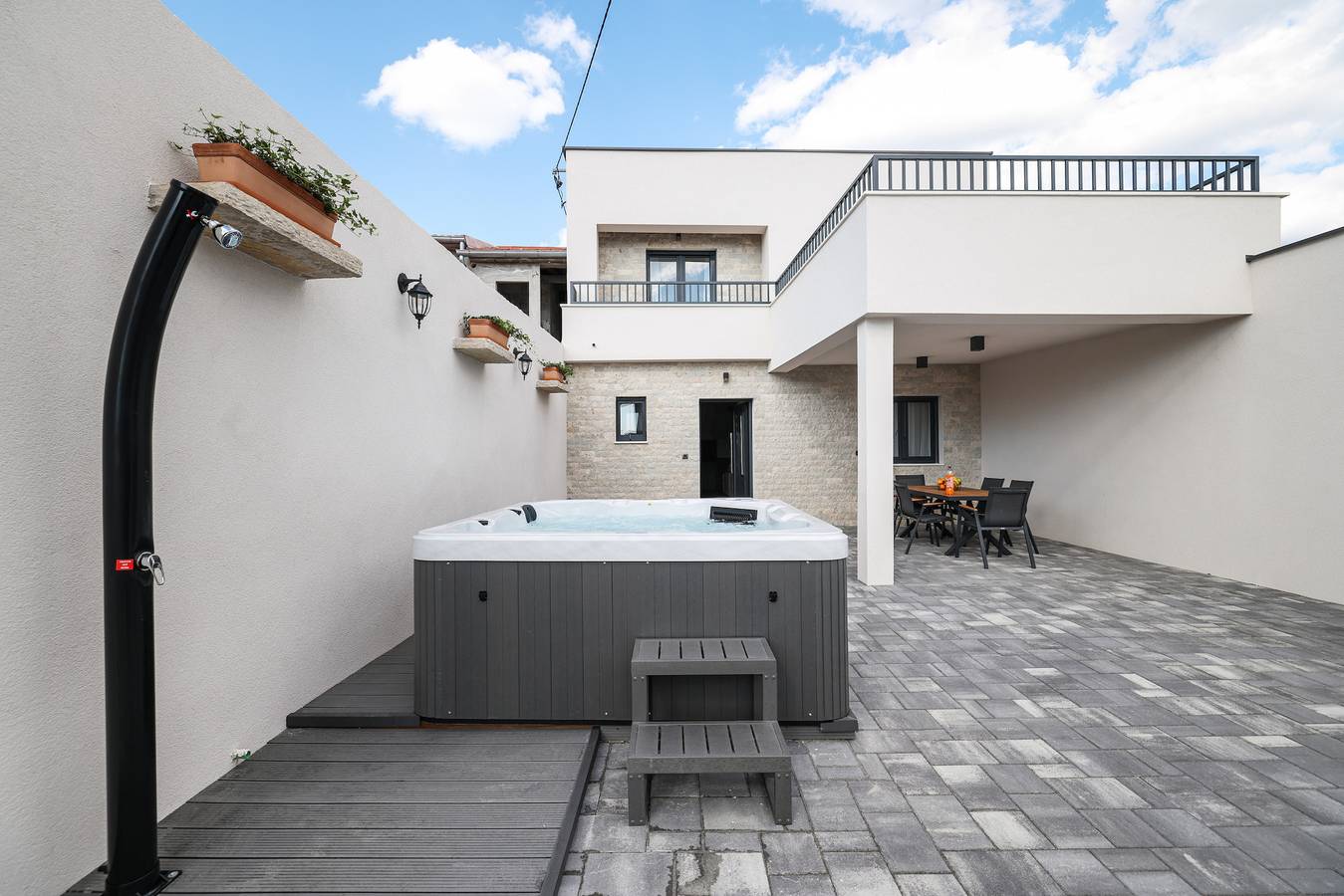 Villa Ruzarija with jacuzzi in Sukošan, Zadarska županija