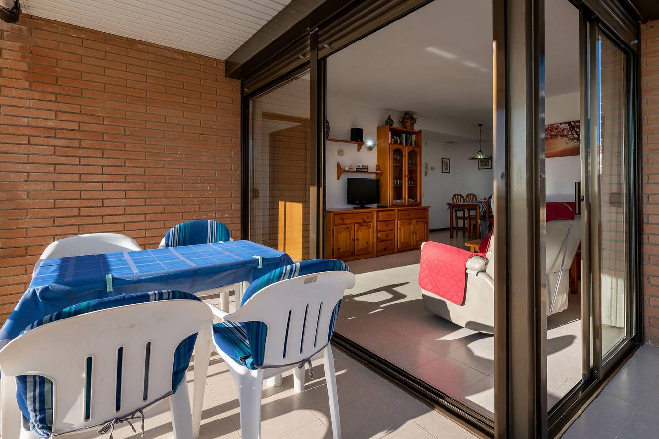 Apartamento entero, At118 Solarium Mar: Apartamento en primera línea del mar dispone de una piscina comunitaria in Torredembarra, Costa Dorada