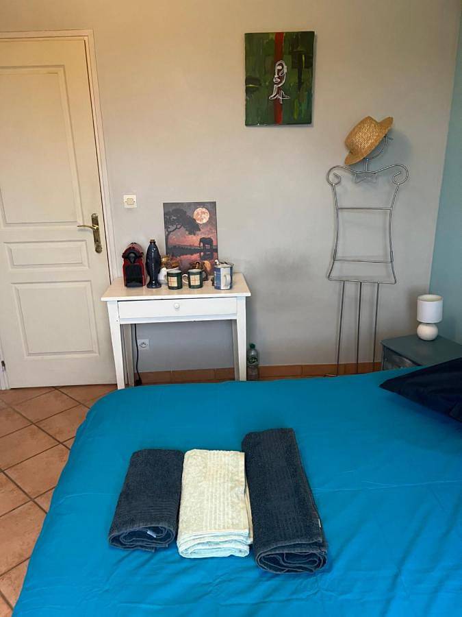Chambre lit double hauteurs de Toulon in Toulon, Côte méditerranéenne (France)