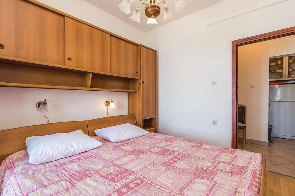 Geheel appartement, Appartement aan het strand in Ribarica in Cesarica, Velebit Nature Park