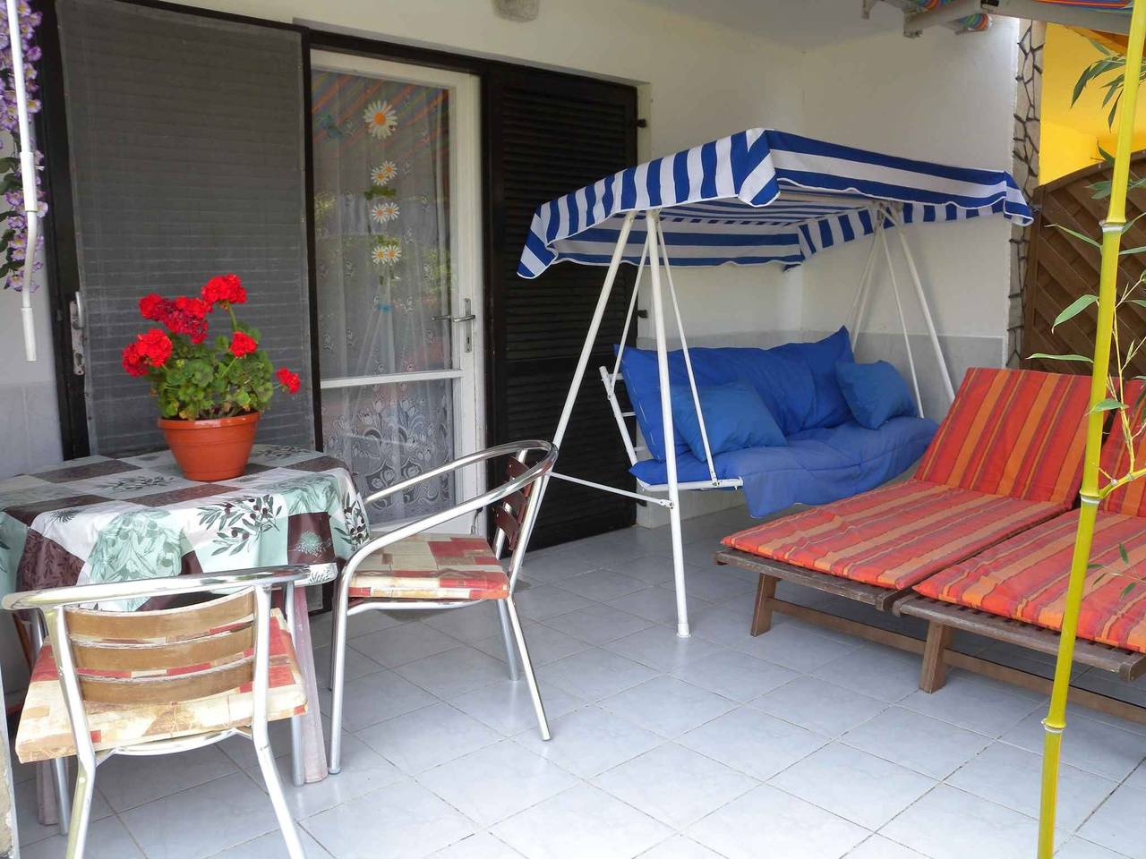 Ferienhaus am Ufer mit Steg, Klimaanlage und Wlan  in Balatonbereny, Plattensee Südufer