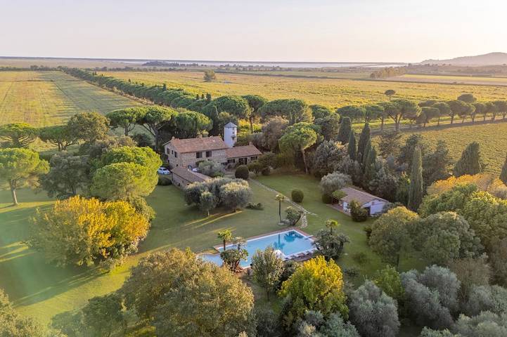 Villa pour 13 personnes, avec piscine et jacuzzi à Grosseto