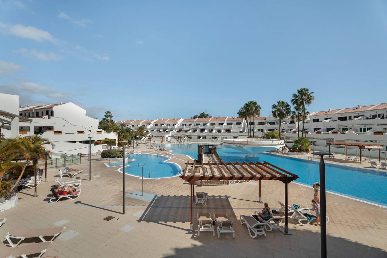 Appartement entier, Vacances 'Costa Serena' avec vue sur la montagne, piscine partagée et Wi-Fi in Costa del Silencio, Arona