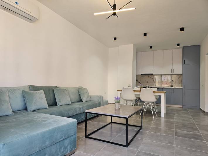 Ganze Wohnung, Ferienwohnung für 3 Personen mit Balkon in Sarandë, Vlorë