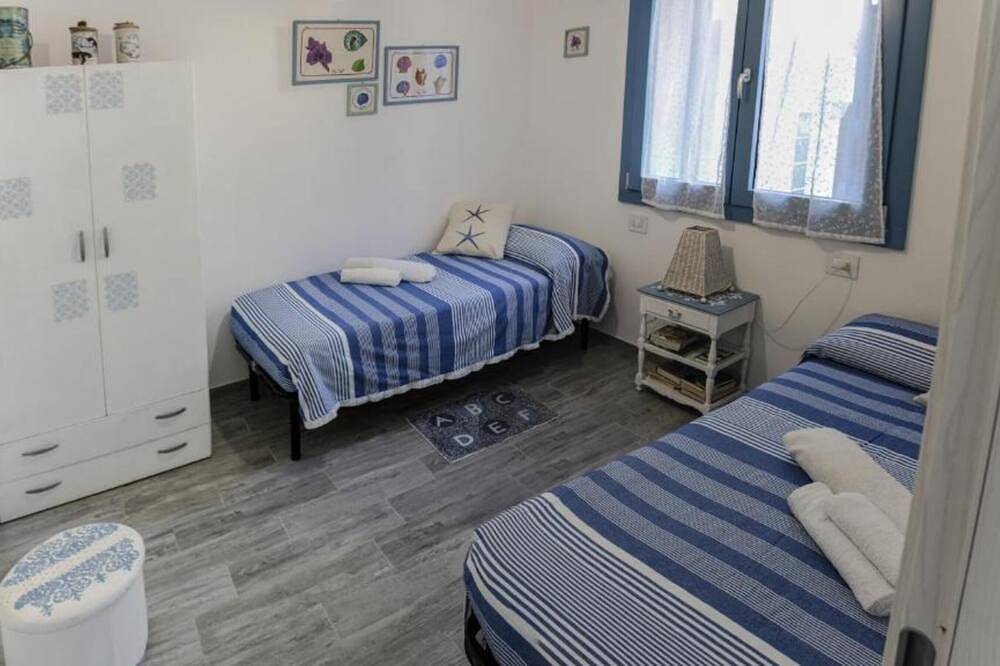 Casa Cristina, a step from Porto Pino beach in Porto Pino, Sant'Anna Arresi