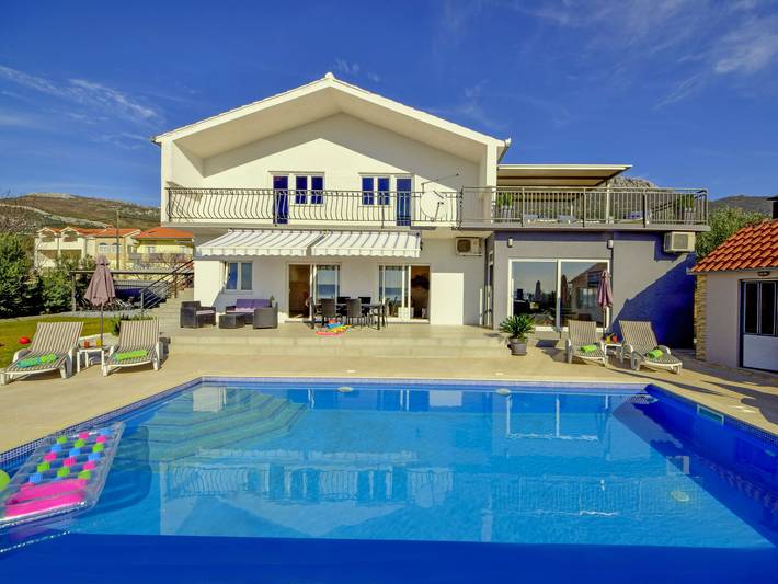 Ferienhaus für 6 Personen, mit Terrasse und Garten - 1
