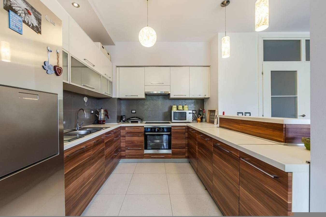 Ganze Wohnung, City Lights Apartment | 2Br with Balcony in Tiranë, Albanien