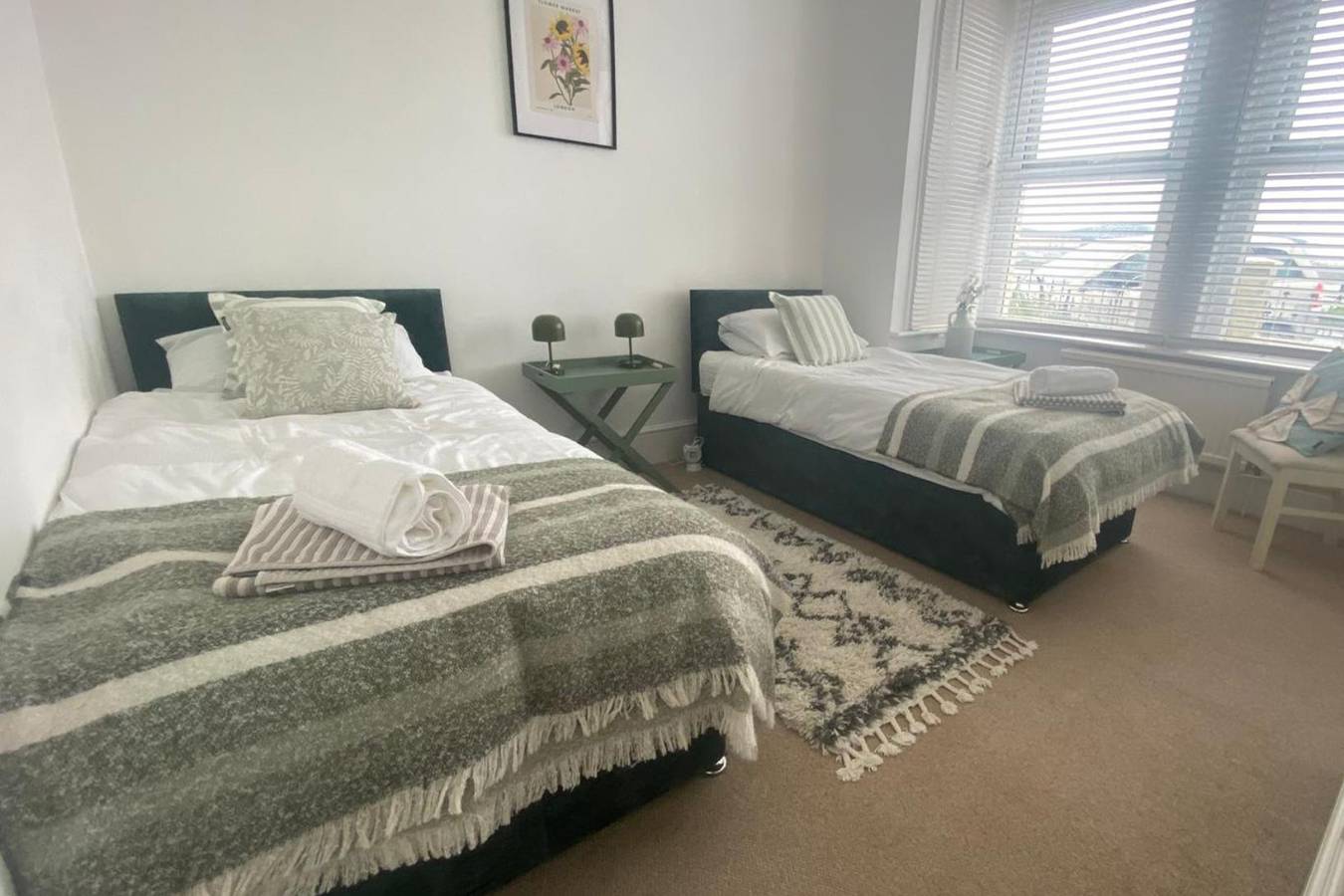 Entire holiday apartment, Seaview 2 Bedroom House Sleeps 4 - Pets Ok -Wifi in Adur, West Sussex