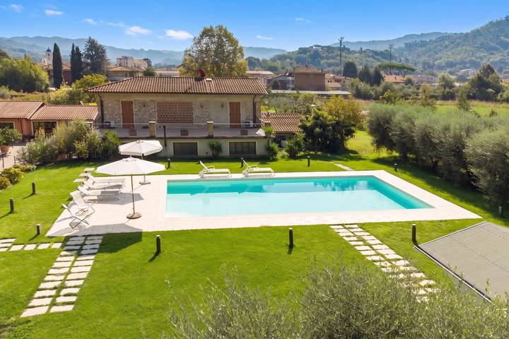 Casa Teresa in Camaiore, Riviera Italienne