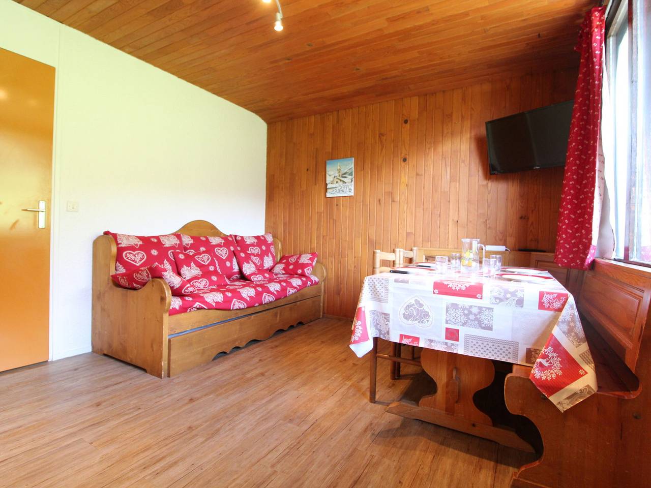 Apartamento entero, Agradable apartamento 4 pers. con balcón, Wifi y sábanas incluidas in Lanslevillard, Región de Saint-Jean-de-Maurienne