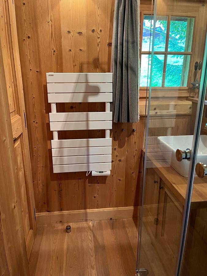 Gîte pour 4 personnes, avec vue et terrasse, adapté aux familles à Saint-Nicolas-la-Chapelle - 2