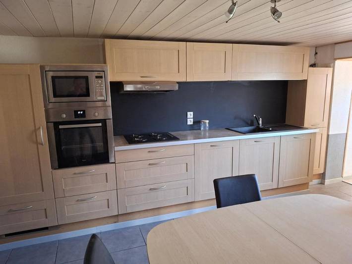 Gîte pour 6 personnes, avec jardin à Verrières-de-Joux