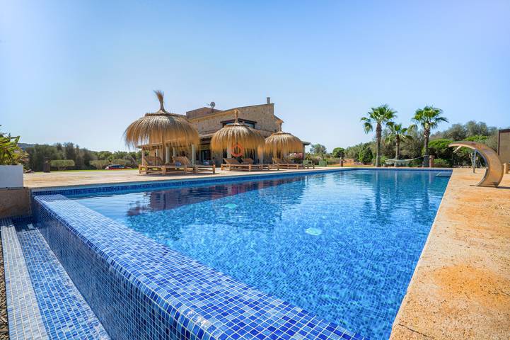 Villa für 10 Personen, mit Pool und Whirlpool sowie Garten auf Mallorca Süden